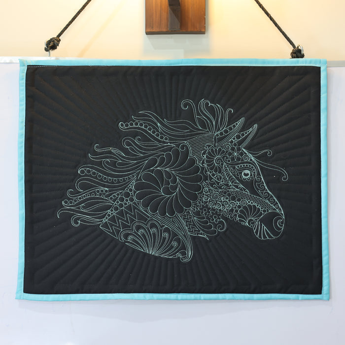 Quilted horse wall hanging quilt